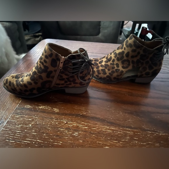 cute booties - Picture 3 of 5